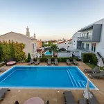Boutique & 4*