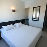 Boutique & 4*