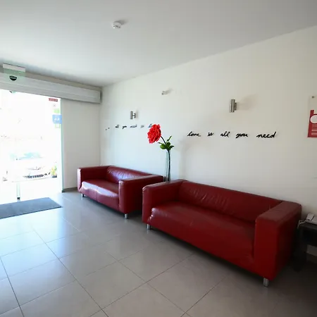 Boutique & 4*