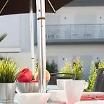 Boutique & 4*