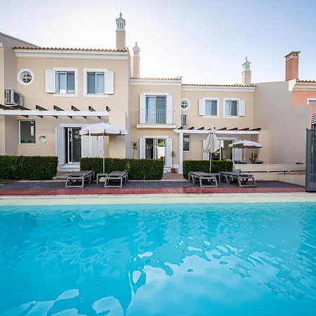 Boutique & 4*
