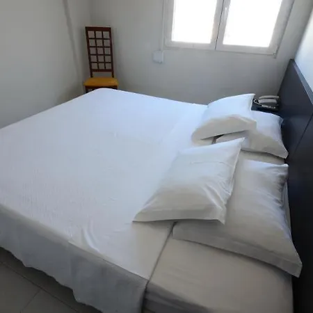 Boutique & 4*