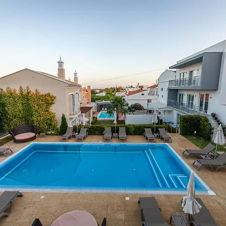 Boutique & 4*
